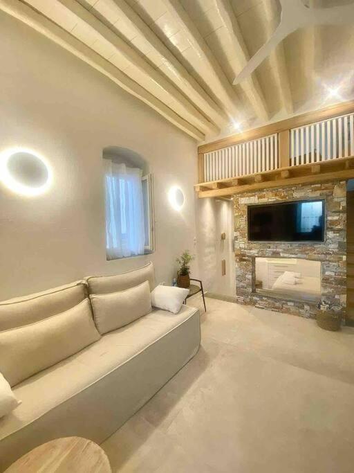 Dee House Sifnos * Artemonas